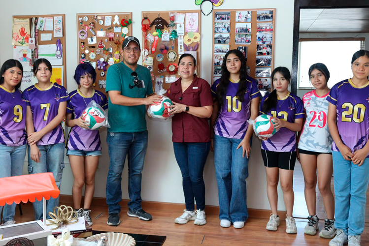Impulsa Patty Chío talento deportivo de niñas volibolistas