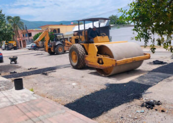 Amplían el bacheo en la colonia Miguel Alemán