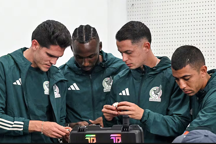 Tricolor devuelve relojes tras polémico regalo recibido