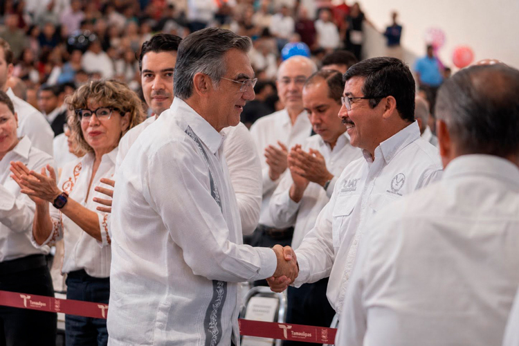 Víctor García refuerza presencia política en colonias