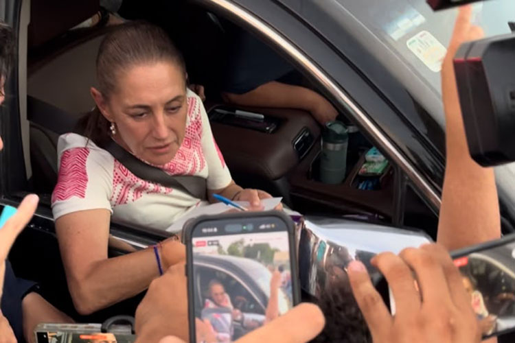 Reclamos cercan a Sheinbaum y bloquean salida en Tampico