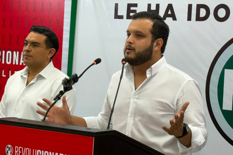 Gobierno Municipal de El Mante entrega material de construcción en el Ejido Los Generales