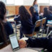 Celulares invaden aulas; 92% de alumnos los usa