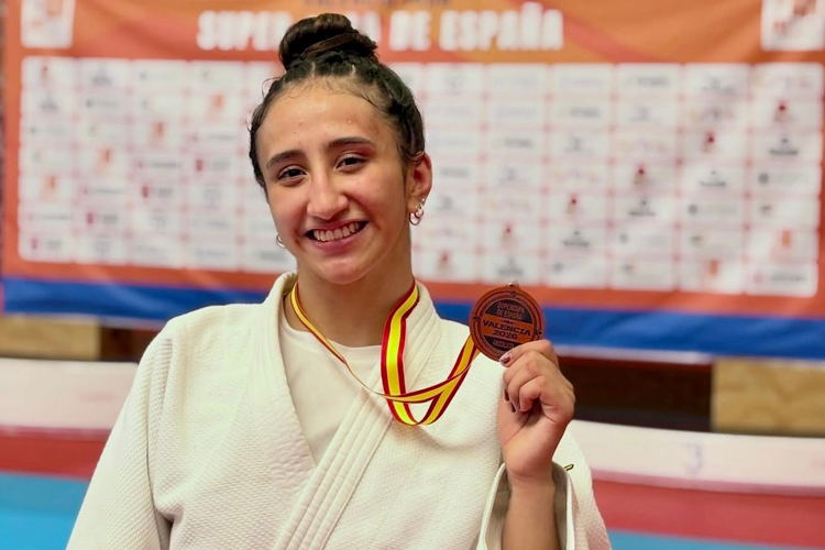Conquista tamaulipeca Frida Maya bronce en la Super Copa de España de Judo