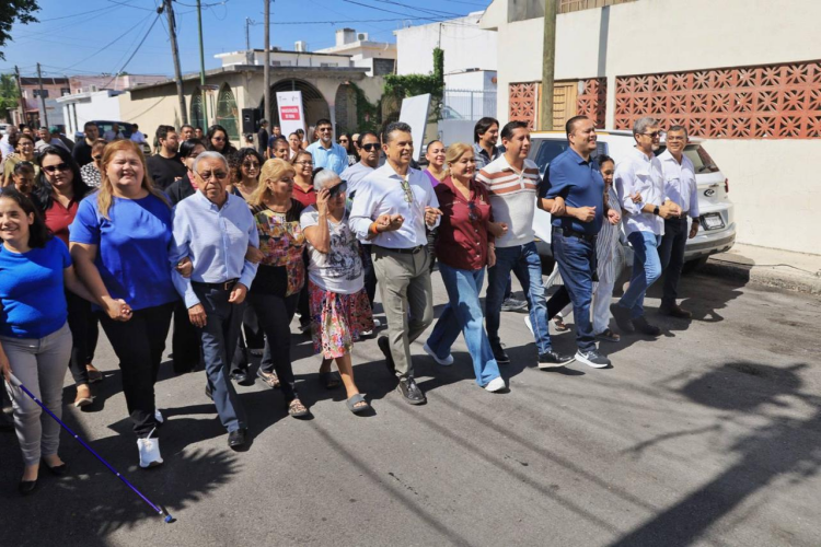 Entrega Lalo Gattás calle pavimentada en Las Misiones