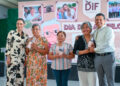 Festejan Lucy y Lalo a las abuelitas de Casas Club del Adulto Mayor
