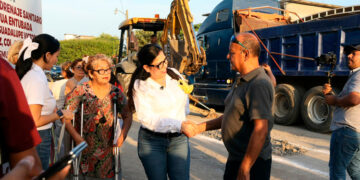 Da Patty Chío banderazo a obra de agua y drenaje en Colonia Campesina