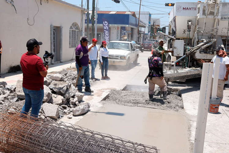 Continúa Patty Chío con la rehabilitación de vialidades