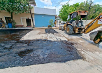 Intensifica Gobierno Municipal obras con bacheo asfáltico en la Cárdenas