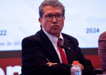 Peso se ‘sacude’ pérdidas en último día del mes