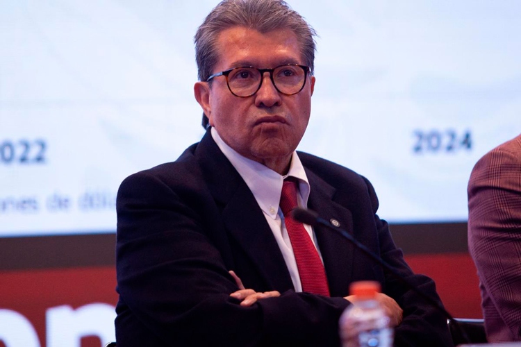 Peso se ‘sacude’ pérdidas en último día del mes
