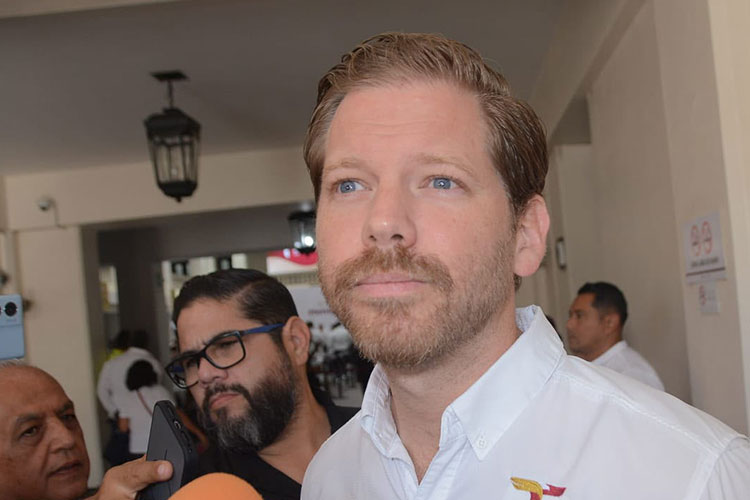 Karl Heinz niega pesquisas en ITAVU; pide denunciar irregularidades