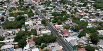 Carmen Lilia transforma importante vialidad al oriente de NLD