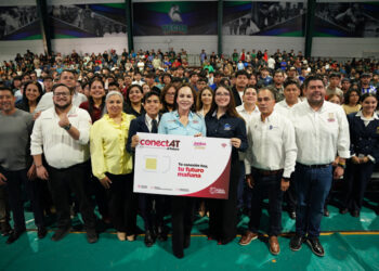 Conecta Carmen Lilia al Tec y Normal Cuauhtémoc con internet gratis