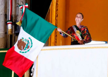 Une Patty Chio a familias en multitudinario Grito de Independencia