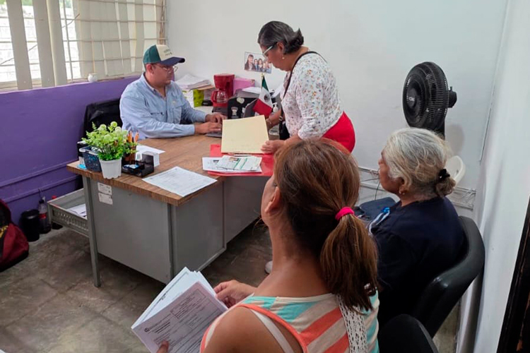 Gobierno Municipal escucha y gestiona bienestar para familias