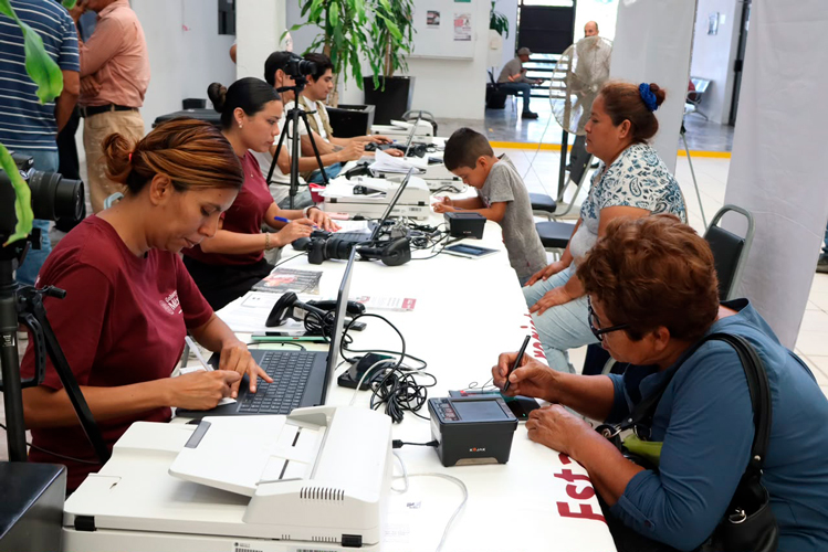 Supervisa Patty Chío módulo de credencialización del Servicio Universal de Salud