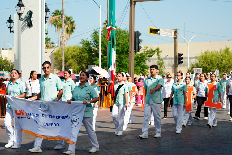 Sheinbaum encabeza desfile con histórico despliegue aéreo
