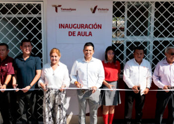 Entrega Lalo Gattás nueva aula en primaria Distribuidores Nissan 37