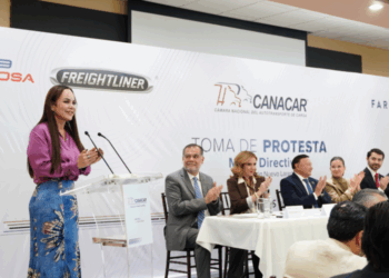 Carmen Lilia Canturosas refrenda compromiso con transportistas