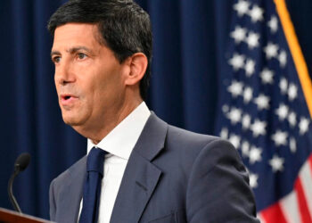Fed mantiene tasas de interés; aplaza modificación después de elecciones en EU