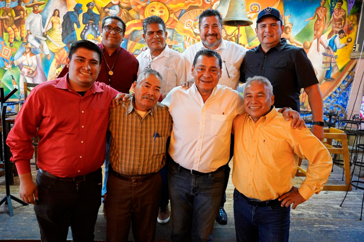 Carlos de Anda dialoga con fundadores de Morena