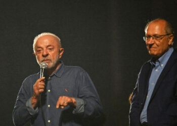 El real brasileño se desploma y la Bolsa cae tras el batacazo Lula