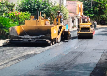 Pavimentación y bacheo de calles en Victoria no se detiene