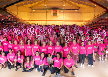 Suma la UAT esfuerzos contra el cáncer de mama mediante el Zumbathón con Causa “Energía Rosa”